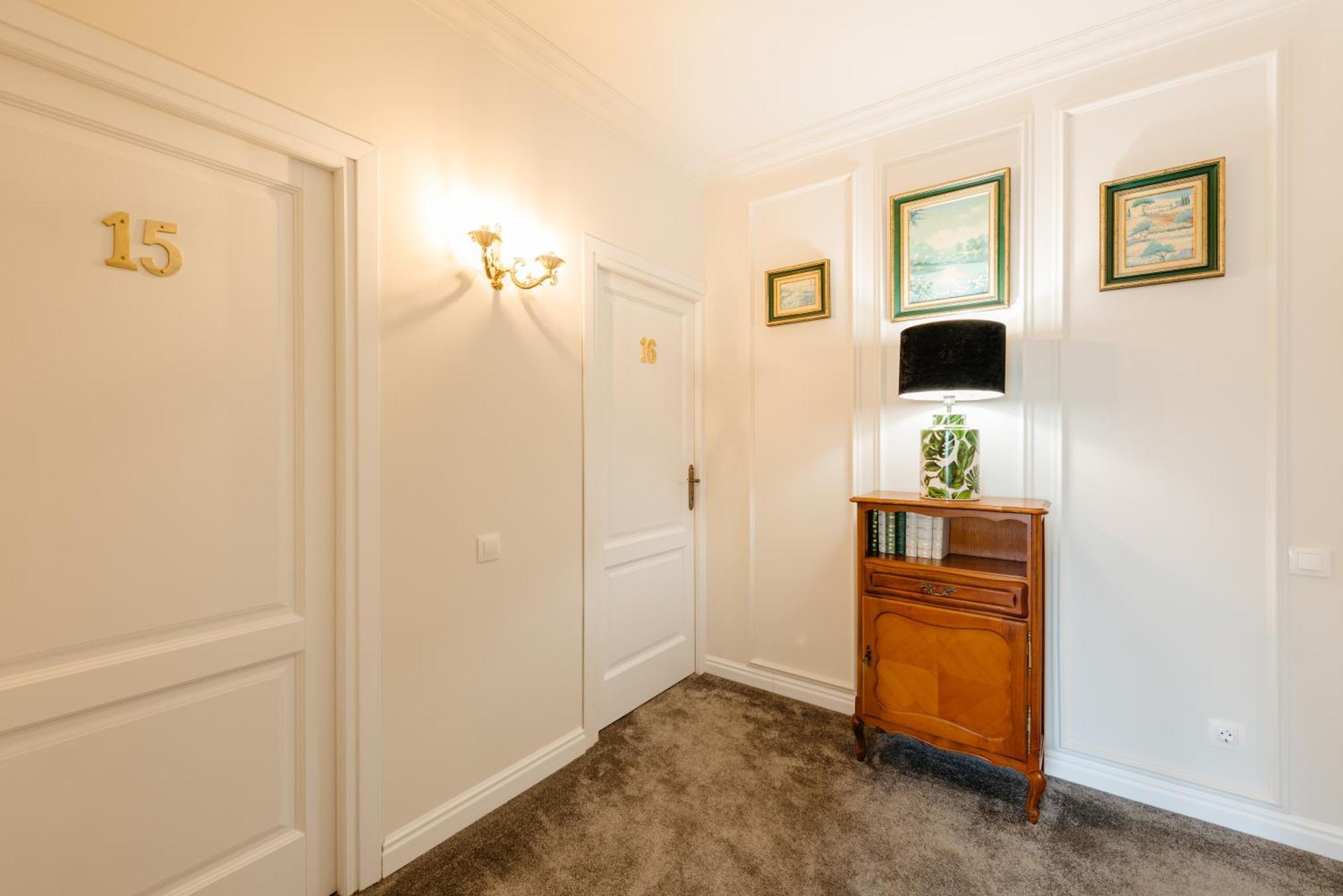 Ateneea Luxury Rooms Κλουζ-Ναπόκα Εξωτερικό φωτογραφία